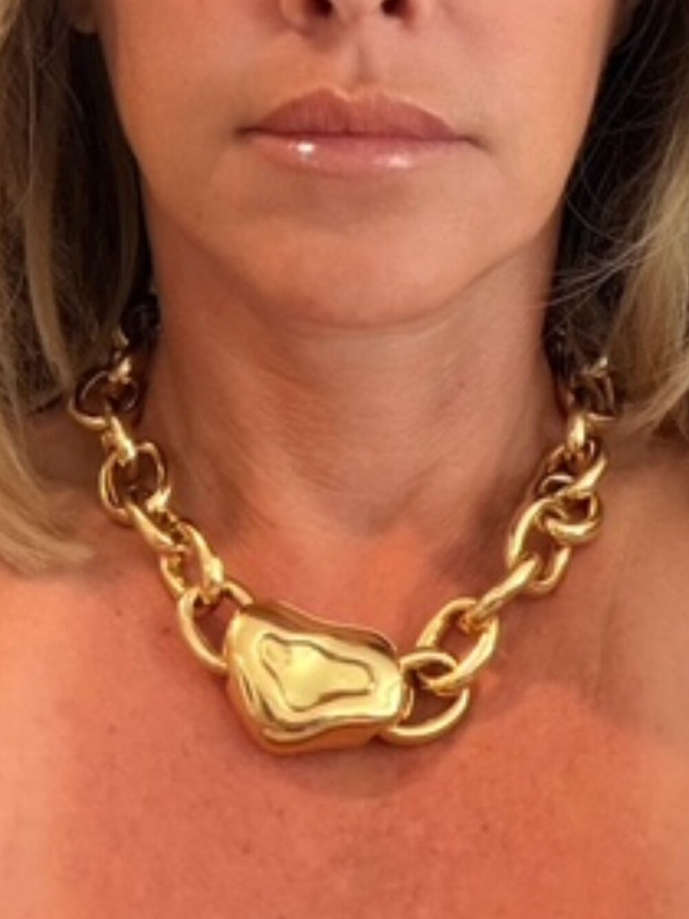 Nadia Gimenes x Anna Carolina Bassi Chunky Gold Heart Chain Statement Necklace